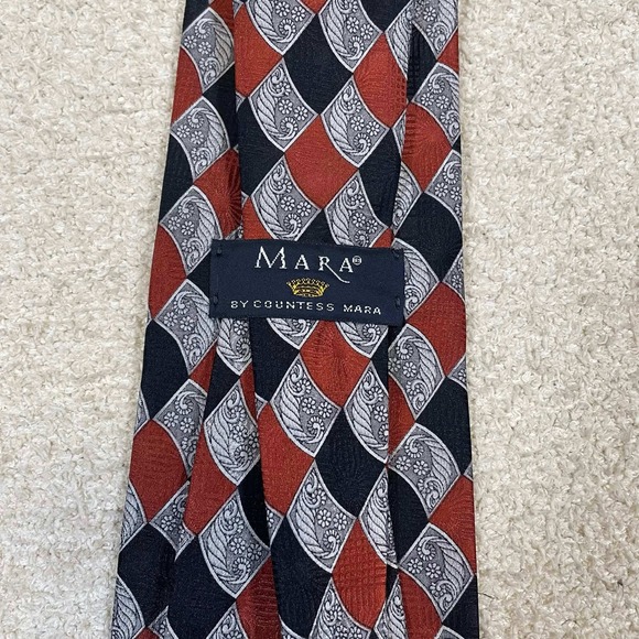 Countess Mara Bowen Brothers Silk Tie Geometric Diamond Red Black Silver USA - Picture 3 of 7